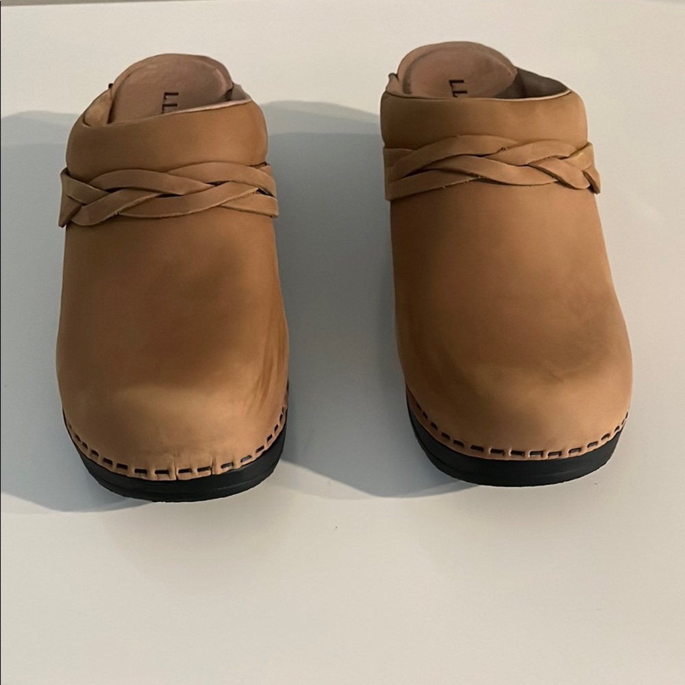 L.L. Bean Tan Leather Mules with Woven‎ Detail